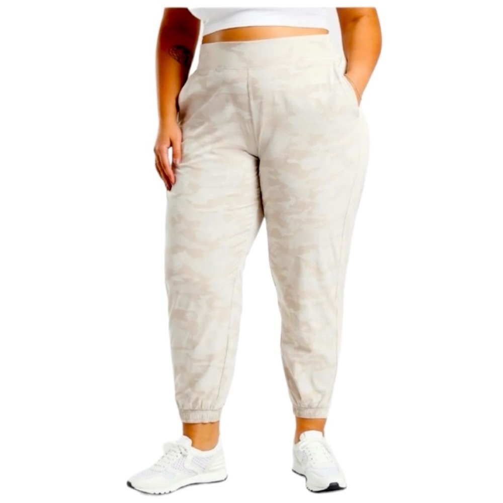 Nwt ATHLETA BROOKLYN‎ CAMO JOGGER size 24